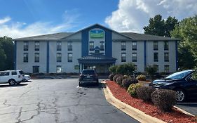 Days Inn & Suites Morganton